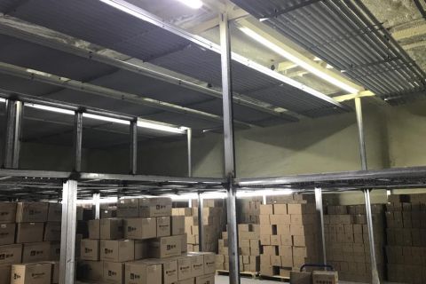 厂区仓库